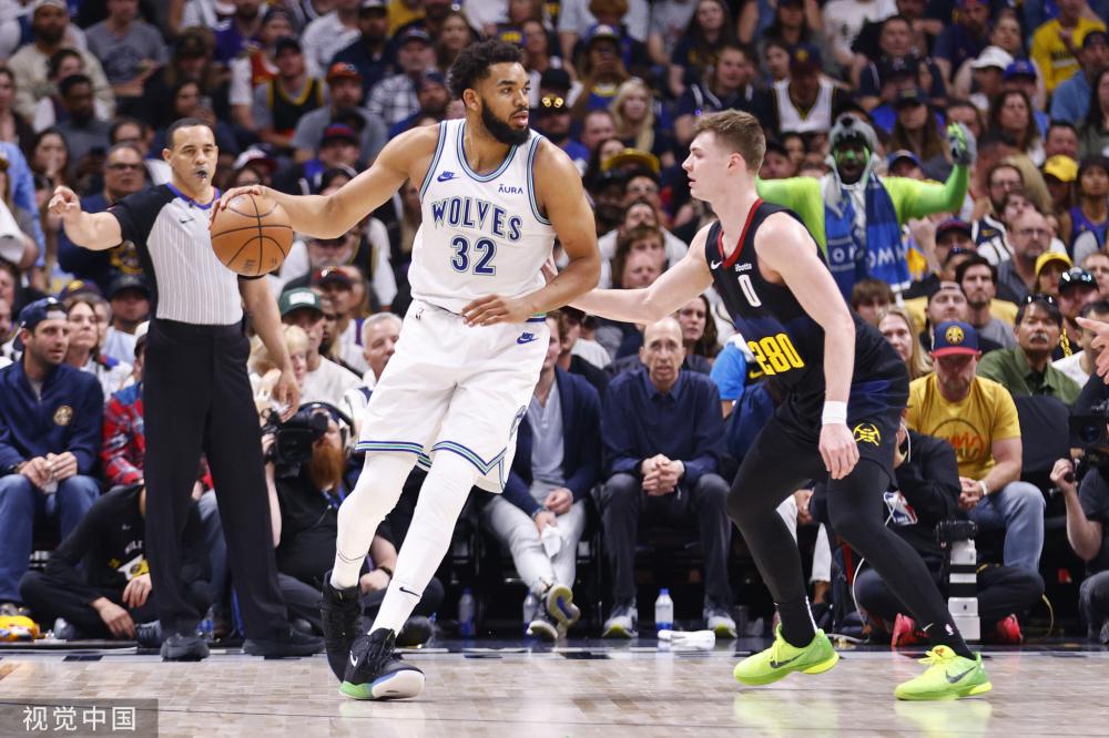 双重舞台的 双重舞台的