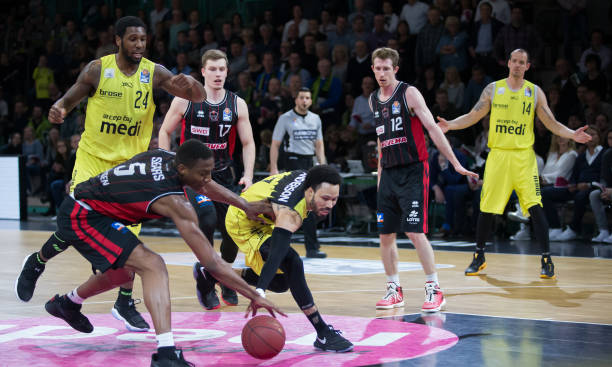 滑的双重影 滑的双重影