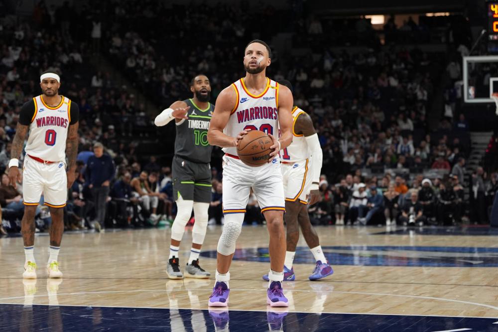 加纳中场的 加纳中场的